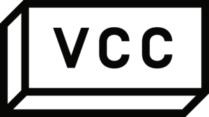 VCC-Logo mit Schriftzug VCC in einer Art Ziegel